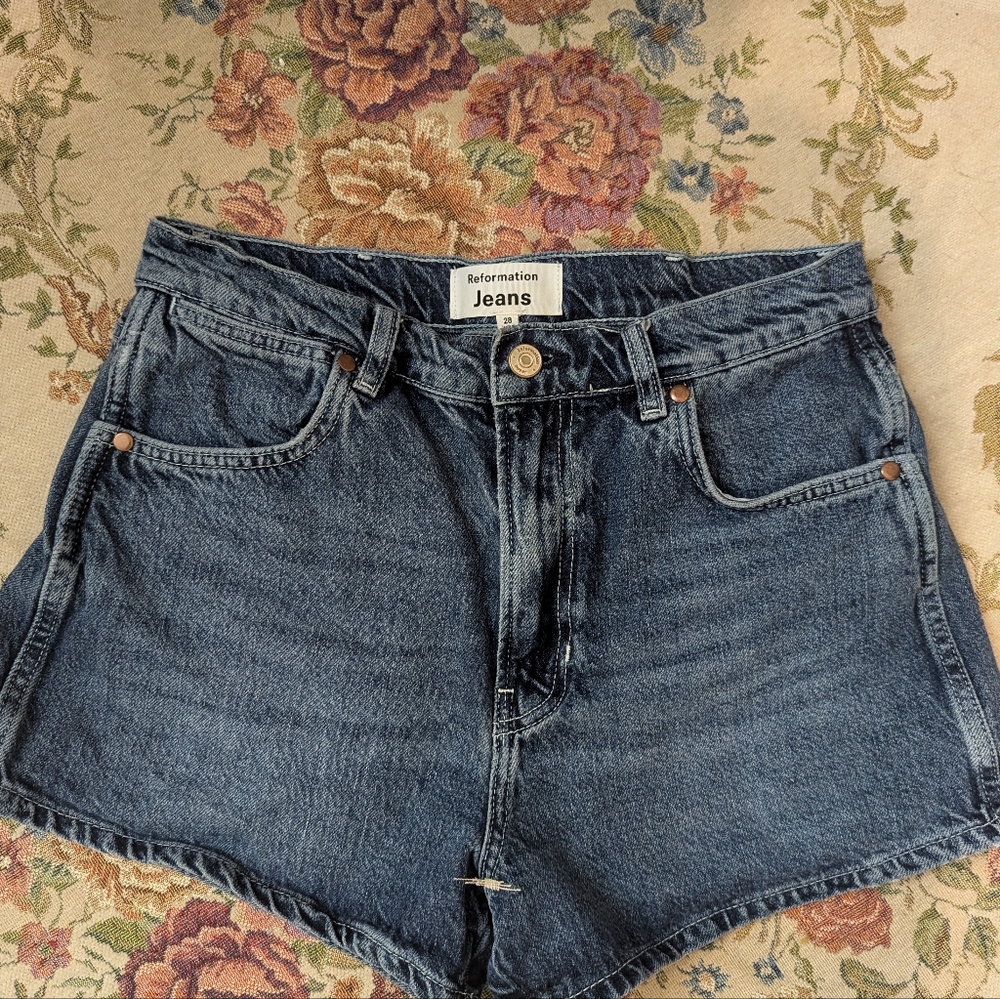 Reformation mid rise jean shorts, size 28